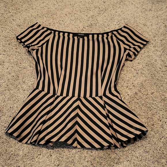 Off the Shoulder Peplum Top. Size S - Picture 1 of 3